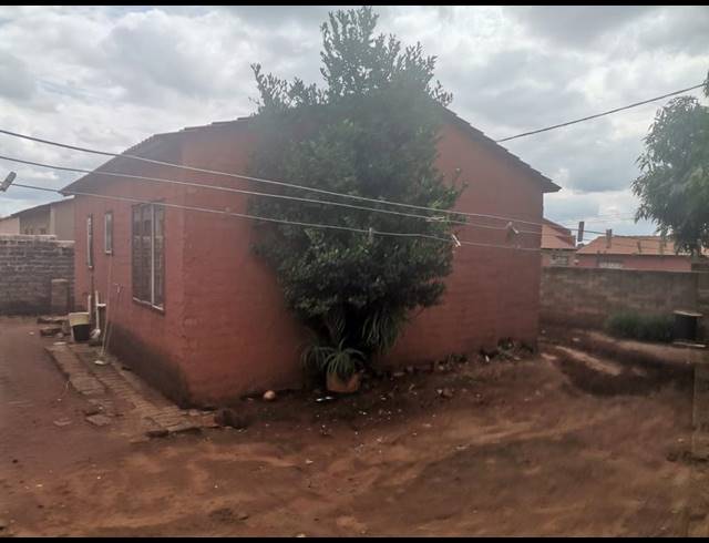 2 BEDROOM HOUSE FOR SALE IN SOSHANGUVE L